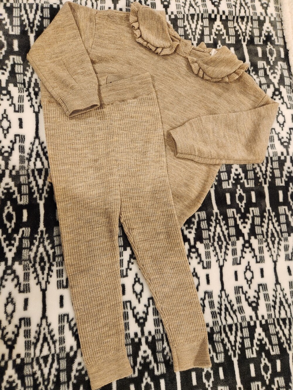 Girl's Peter Pan Knit Ruffle Collar Top and Leggings Set - Tan/Oatmeal, Size 18M